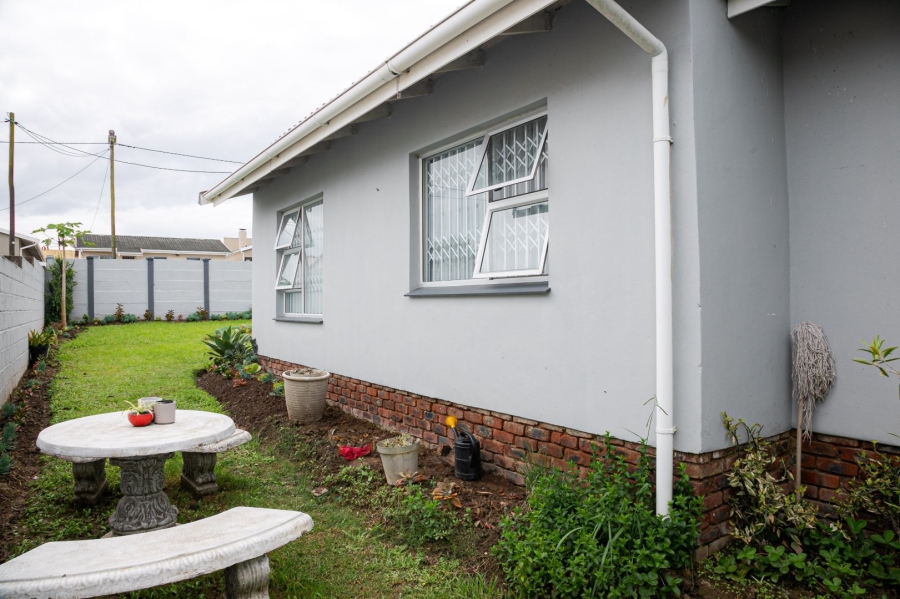 2 Bedroom Property for Sale in Haven Hills Eastern Cape